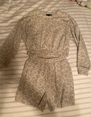 Forever 21 2 Piece White Leopard Set thumbnail 1