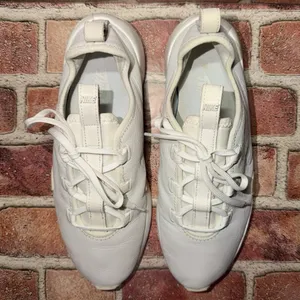 Pre-Owned Nike Ashin Modern LX White Running Shoes Sneakers Size 9 AJ8798-100 thumbnail 2