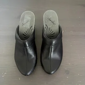 Dansko Clogs Mules 38 Black Leather Studded Chunky Heel Retro Comfort Boho thumbnail 9