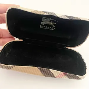 Burberry Novacheck‎ Hard Shell Sungalsses Glasses Case Eyewear thumbnail 2