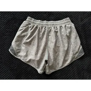 Lululemon Women's Hotty Hot Short II Heather Gray‎ Size 6 thumbnail 4