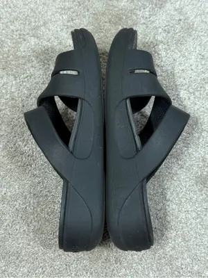 Crocs Women’s Gateway Strappy Sandals Lightweight Platform Sole in Black 7 thumbnail 7