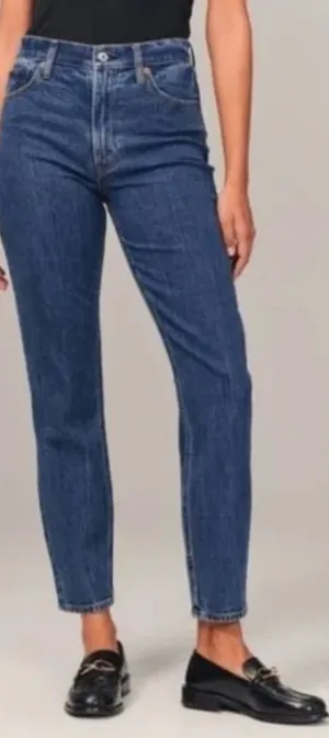 {29/8} Abercrombie & Fitch The Mom Hifh Rise Blue Jeans thumbnail 1
