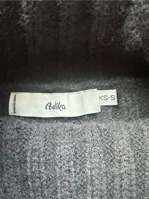 Adika Black Ribbed Cropped Turtleneck Sweater thumbnail 4