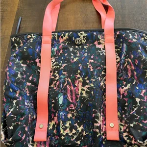 Lululemon Floral Print Tote Bag Pink Straps Gym Travel Beach Bag thumbnail 5
