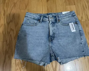 Old Navy Short thumbnail 1