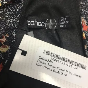 Boohoo Tasha Floral Print Hanky Hem Dress Beaded SIZE 4P Petite New Flaw thumbnail 6