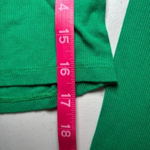 Cotton On Emerald Green Long Sleeve Crop Top Large Y2K Layering Vibrant Bold‎ thumbnail 5