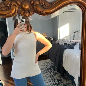 Banana Republic Elegant White Sleeveless Knit Top thumbnail 4