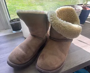 UGG Bailey Boots Button thumbnail 1