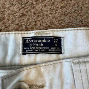 Abercrombie & Fitch White Cargo Style Pants thumbnail 4