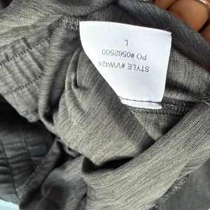 Vuori sz L Lux Jumpsuit Grey V-Neck Short Sleeve Athleisure Quitet Luxury‎ thumbnail 5