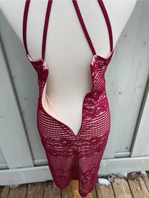 Guess Sleeveless Lace Midi Dress in Wine thumbnail 5