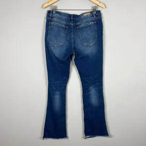 Miss Me Boot Jeans Womens 32 Blue Medium Wash Stretch Denim Whiskering NO‎ Bling thumbnail 7