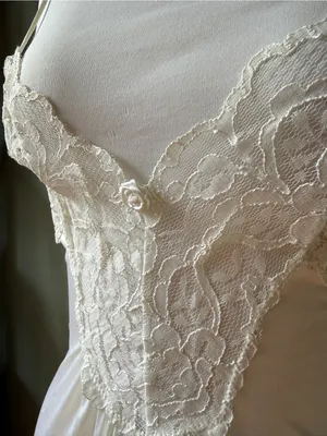 Val Mode Vintage White Lace Trim Bridal Nightgown thumbnail 9