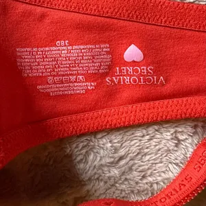 Victoria's Secret Coral Lace Bra thumbnail 3