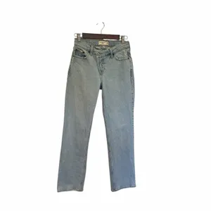 Abercrombie & Fitch Baggy Low Rise Curve Love Crossover Waist Light Wash Jeans thumbnail 2