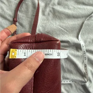 Madewell The Transport Crossbody in Dark Cabernet Leather Zip Closure Preppy thumbnail 14