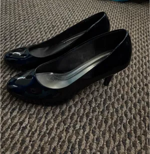Heels Black Size 10 thumbnail 3