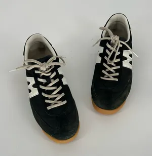 Karhu Mestari Champion Classic Sneakers Low-Tops Retro Black and White Womens 5 thumbnail 1