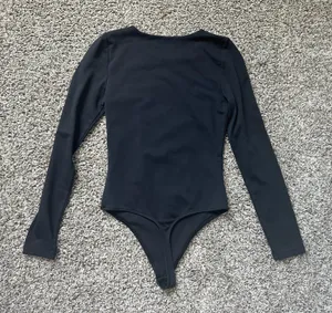 Aritzia Contour Crew Longsleeve Bodysuit thumbnail 4