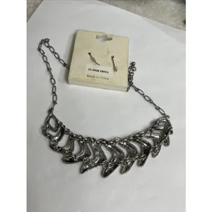 Viola Silver tone Boomerang Necklace & Earring Set Silver 16-18” thumbnail 3