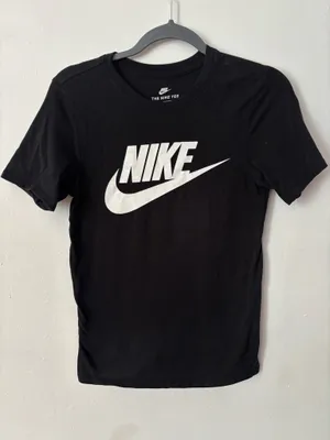 Black Nike T-Shirt thumbnail 1