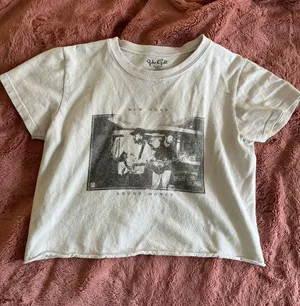 Brandy Melville  Tshirt thumbnail 1