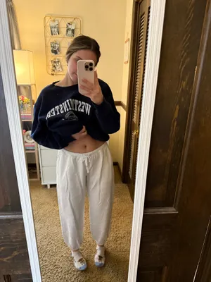 Hollister white sweatpants thumbnail 3