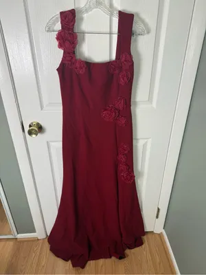 Elliatt Evanora Floral Gown in Red M thumbnail 2