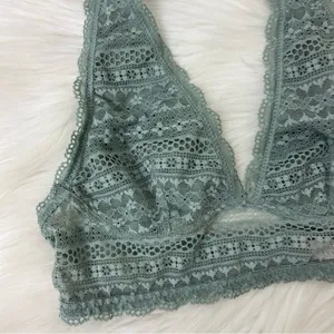 Victoria’s Secret Green Lace Bralette Size XS thumbnail 2