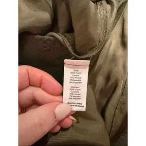 Cinq a Sept Giles Twill Cargo Joggers Cupro in Olive Medium thumbnail 8