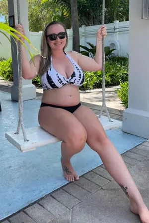 SheIn Maternity Bikini Set - Bottoms Never Worn thumbnail 4