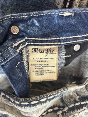 Miss Me Y2K Embellished Denim Bermuda Shorts Sz 25 Western Distressed 👽🧡 thumbnail 8