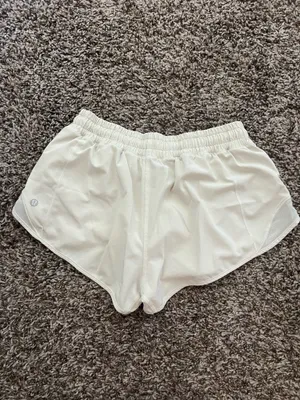 Lululemon Shorts LR Hotty Hot 2.5" Bone  thumbnail 2