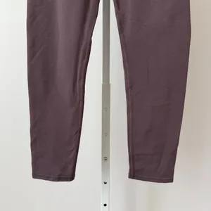 Alo Yoga sz S High‎ Waist Airbrush Legging Plum 7/8 Length Workout Athletic thumbnail 4