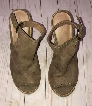 Universal Threads tan open toe wedge sandal thumbnail 1
