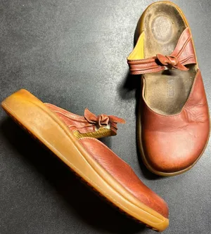 Tatami Birkenstock Size EU 41 US 9.6-10 Olivia Red Leather Mary Jane Clogs thumbnail 1