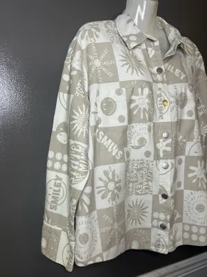 Smiley X H&M Shirt Womens Small Beige Smiley Face Graphic Twill Button Up thumbnail 3