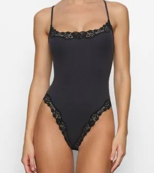 Skims Fits Everybody Corded Lace Bodysuit thumbnail 1