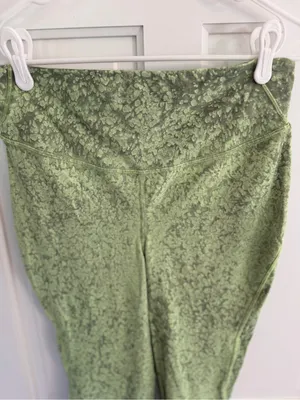 Lululemon Base Pace High-Rise Running Tight 25 City Grit Green Size 10 thumbnail 2