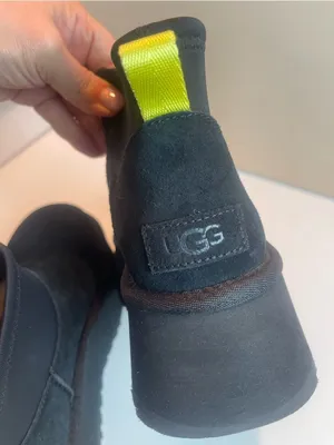 UGG Women’s Classic Mini Dipper Shearling Fur Platform boots Black Sz 6 thumbnail 8