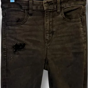 American Eagle‎ Super Hi-Rise Black Destroyed Jeans thumbnail 2