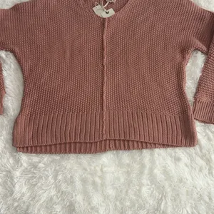 Sweater Color Dusty Rose Size M NWT thumbnail 3