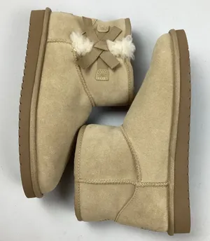 Koolaburra by UGG Victoria Mini Boots Sand Beige Suede Womens Sz 9 EUC thumbnail 1