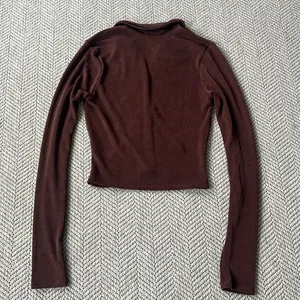 Garage crop top thumbnail 4