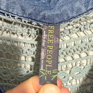 Free People Lace Embroidered Denim‎ Pearl Snap Tencel Linen Button Down Shirt 10 thumbnail 3