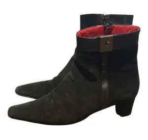 Coach Hillary‎ Black Suede Ankle Boots Block Heel Made in Italy Size 8.5 B thumbnail 1