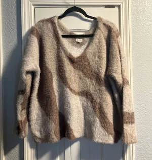 POL Sweater Womens Size S Brown Cream Abstract‎ Fuzzy Eyelash Knit V-Neck BST505 thumbnail 1