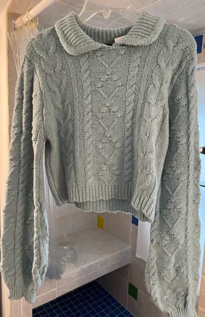 Forever 21 Sweater thumbnail 1